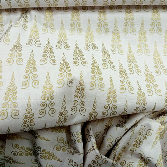 Tejido arboles de navidad grabados en dorado sobre fondo crudo