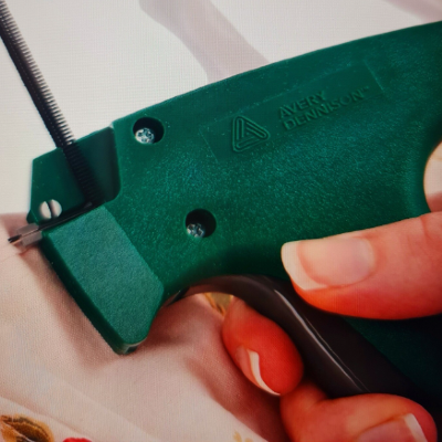 Pistola microstitch navets con 1080 hilvanes.