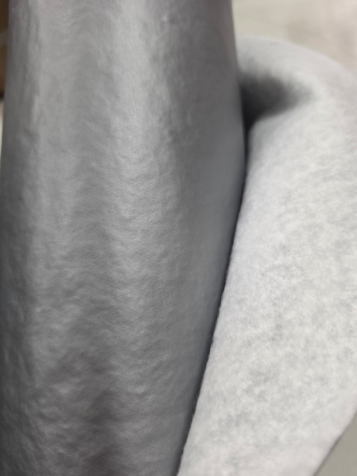 Tejido isotérmico impermeable D'Creative Waterproof 905 gris y capa interior blanca