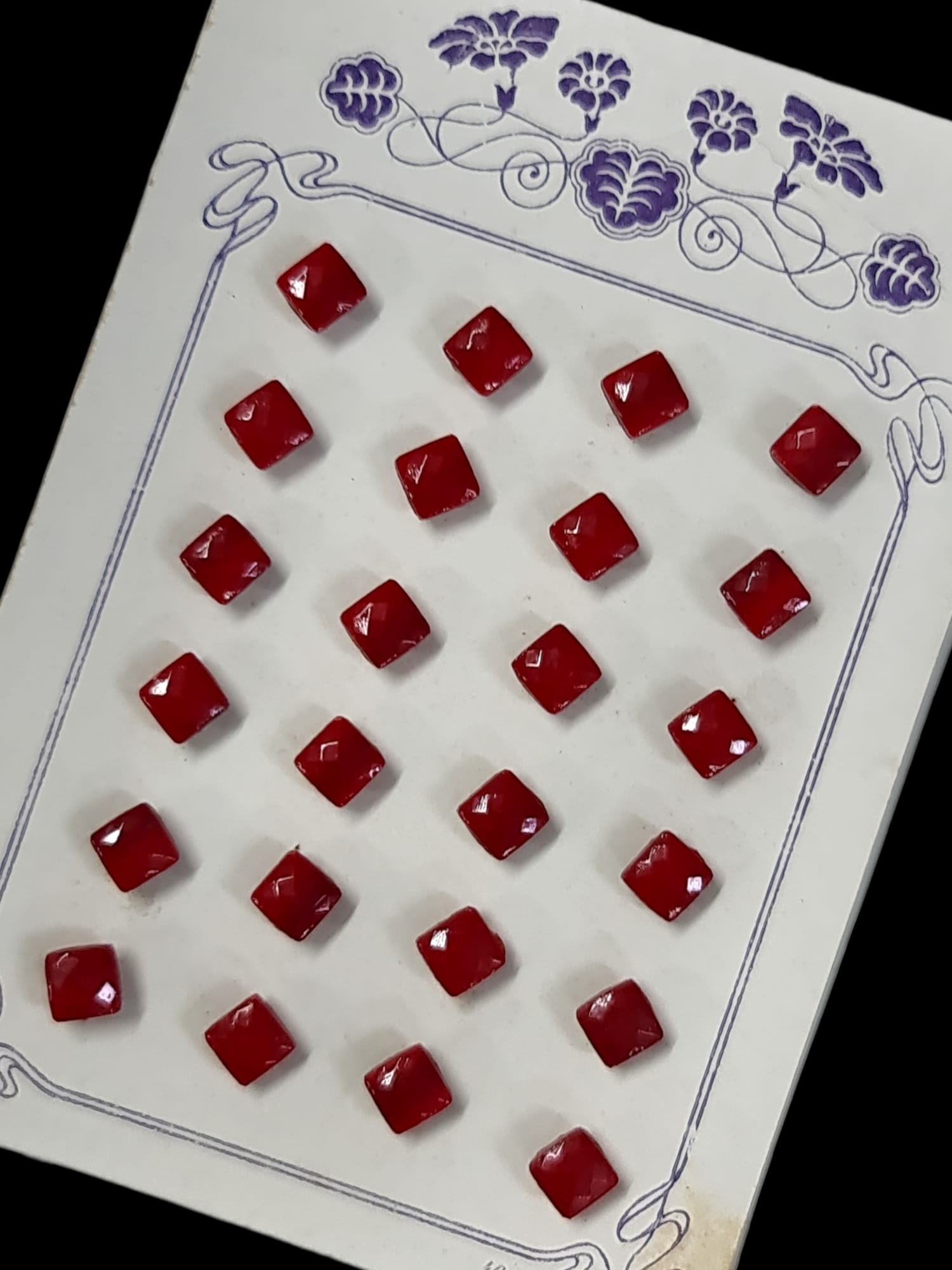 Botones de los años 20 rombos rojos